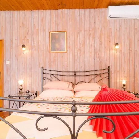 Vila Stunning In With Private Pool Pridvorje