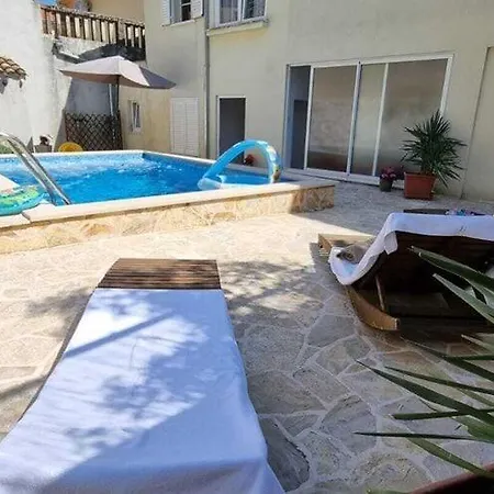 Stunning In With Private Pool ヴィラ Pridvorje